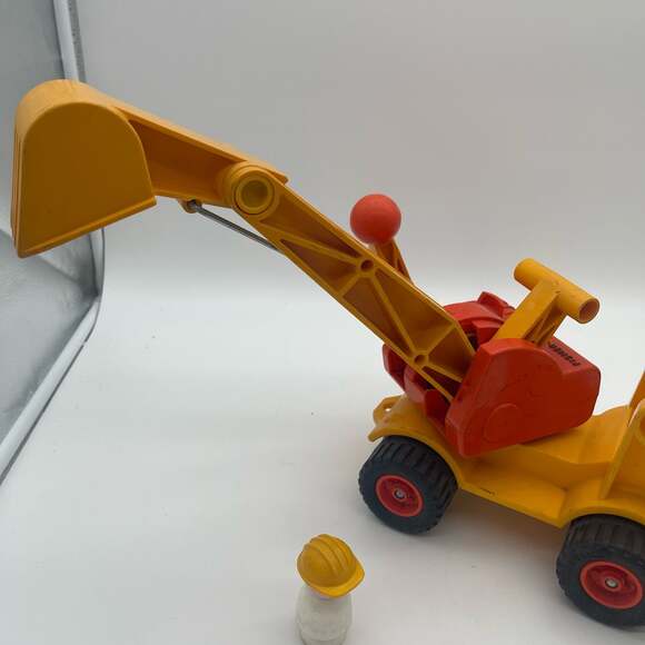 Vintage 1970s Fisher-Price Husky Helpers Shovel Digger #301 w Construction Figur - Picture 7 of 13